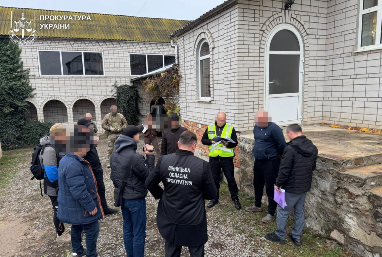 Депутат з Вінниччини підозрюється в ухиленні від мобілізації та торгівлі людьми