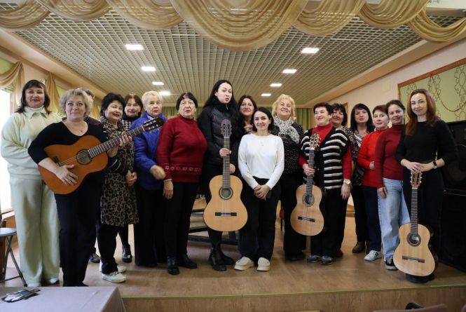 Козятинська музична школа отримала нові музичні інструменти від БФ «Український Альянс»