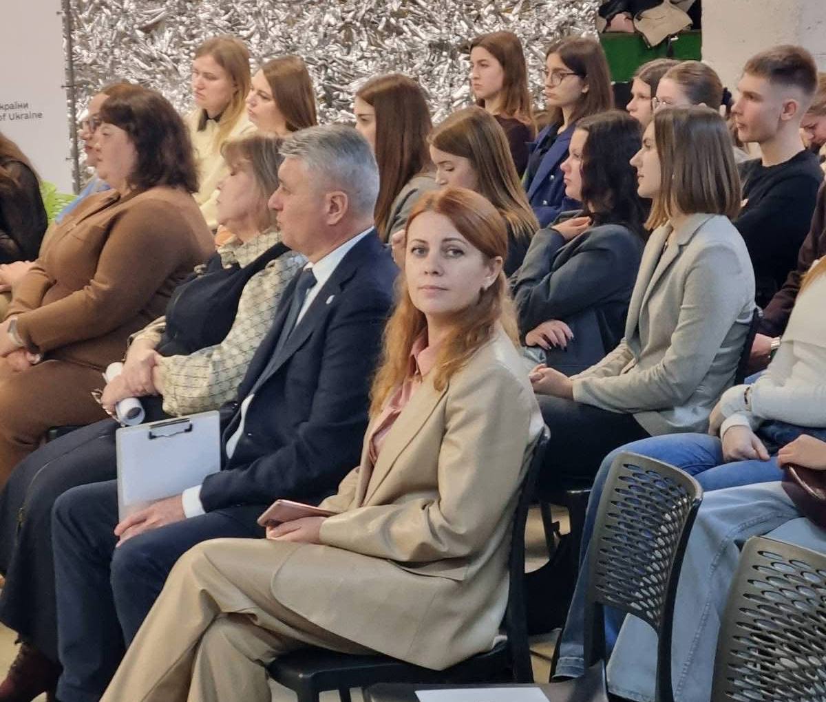 У Вінниці відбувся захід до Міжнародного дня захисту прав дитини: «Право на дитинство: виклики в умовах сучасної війни»