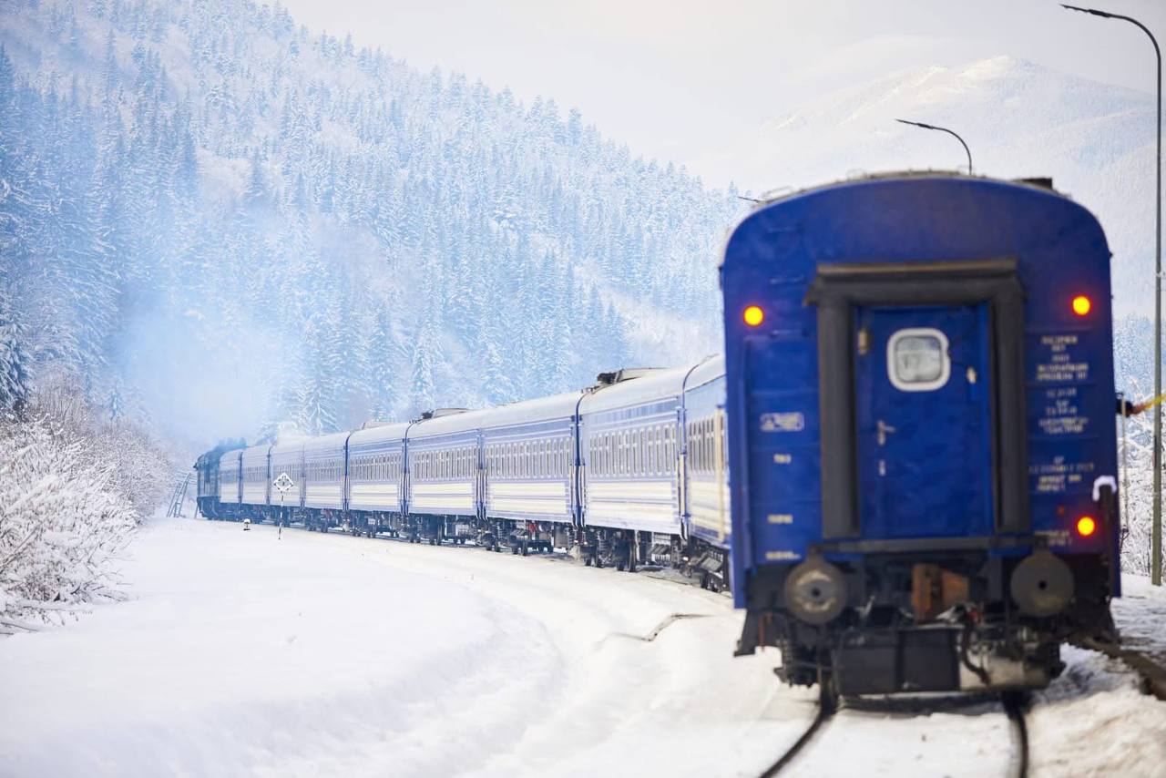 Нові подорожі з «Укрзалізницею»: стартує програма «УЗ-3000»