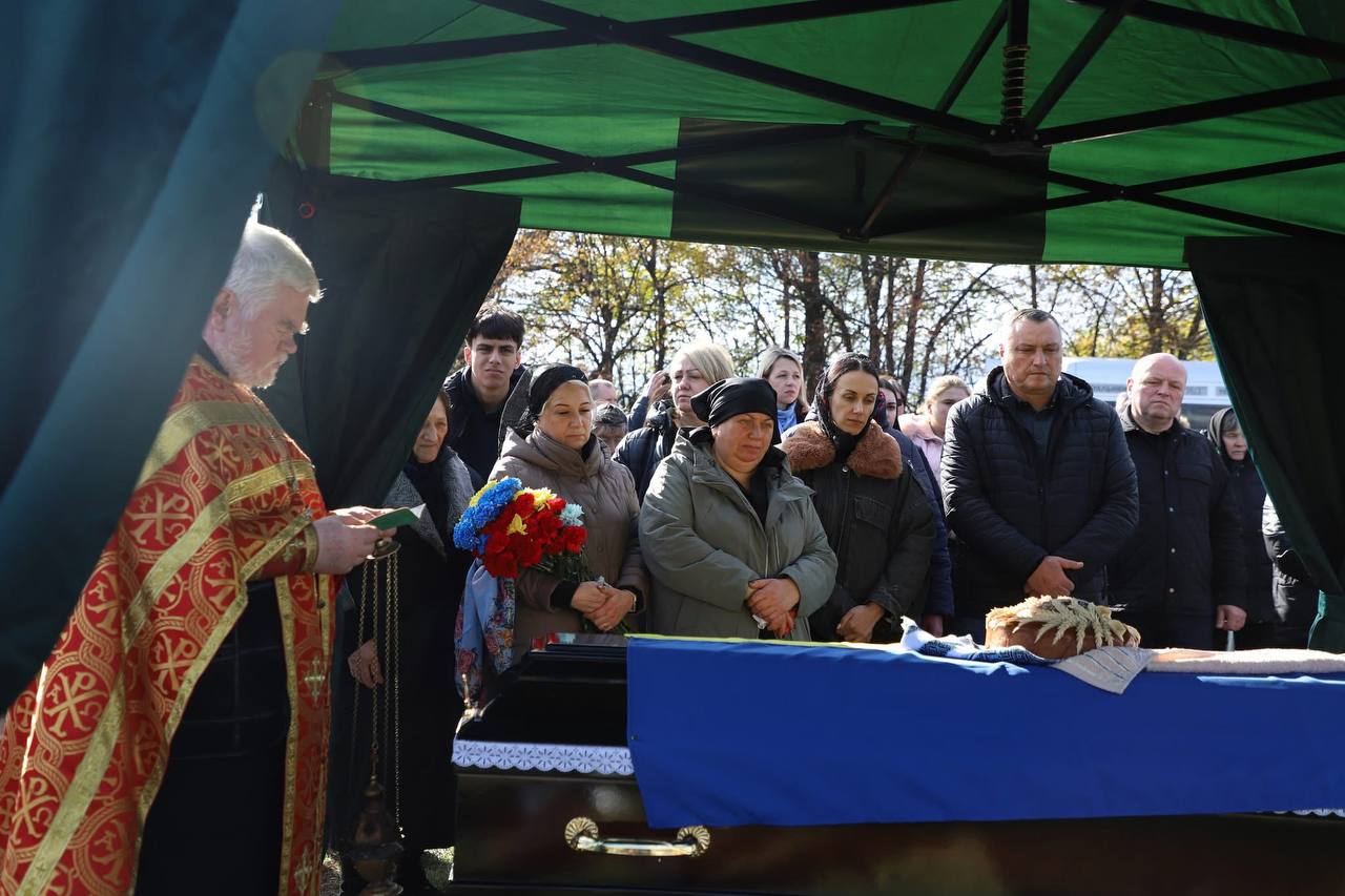 У Стрижавці відбулося прощання із полеглим воїном Володимиром Очеретним
