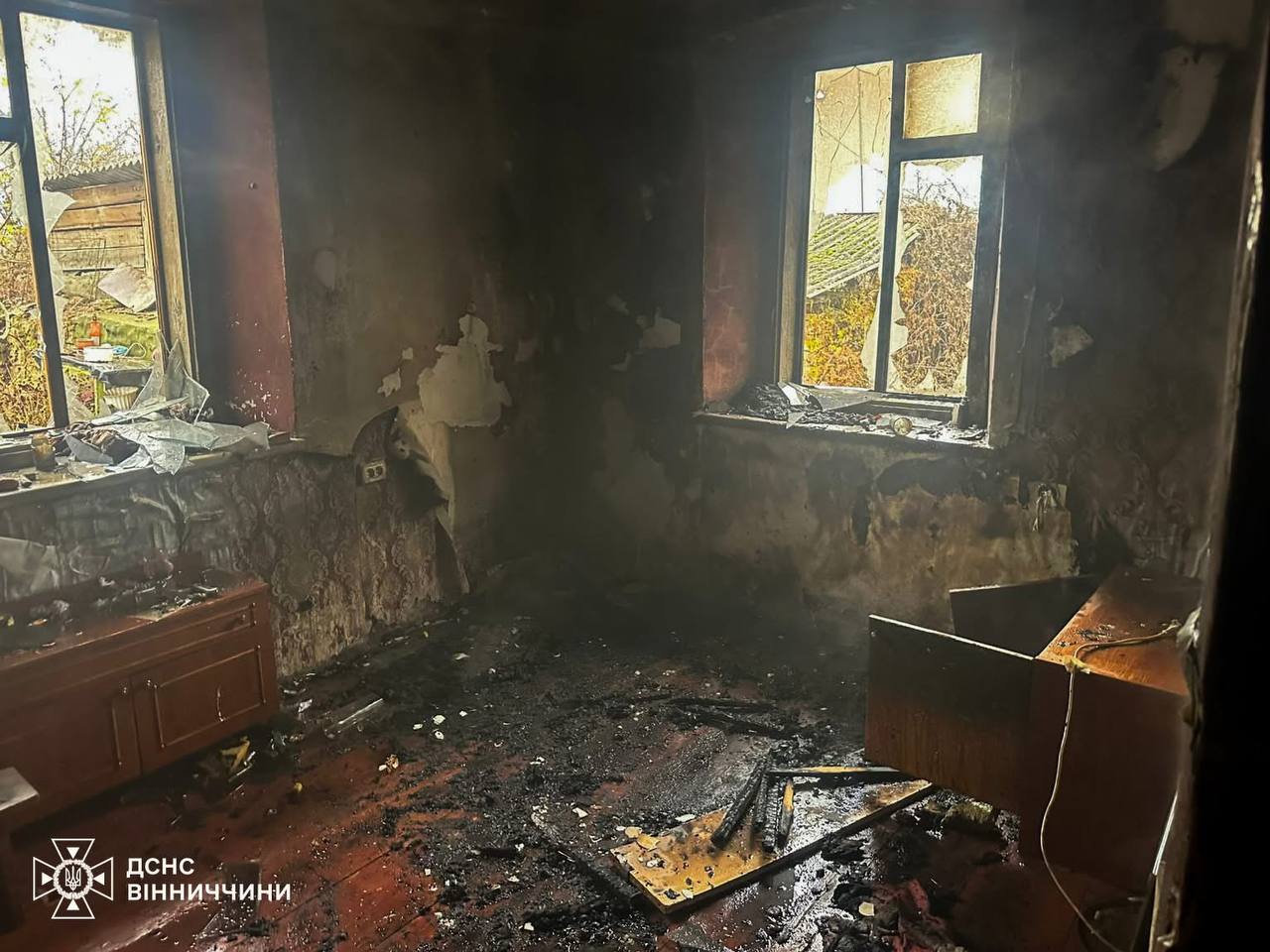 На Вінниччині за добу рятувальники ліквідували 11 пожеж, чотири з яких — у житловому секторі