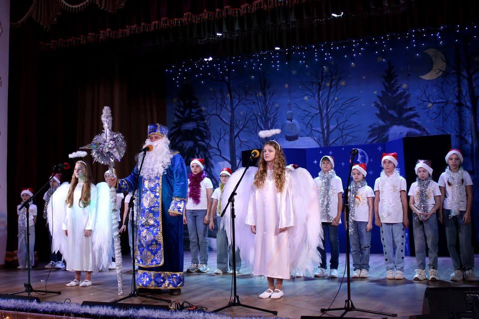 Святкове дійство для дітей Іллінецької громади: вистава та творчі номери