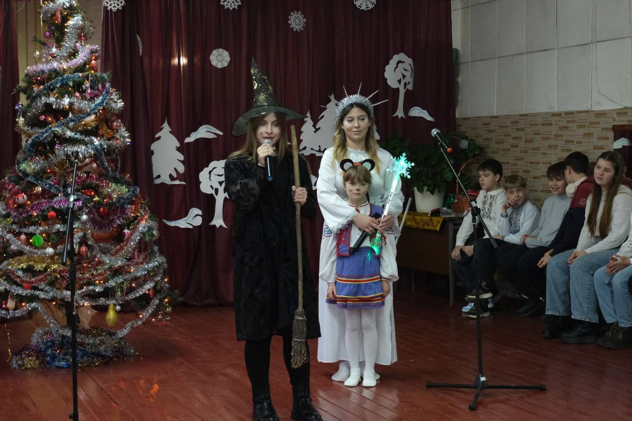 Передріздвяне свято та вистави дітей у Липовецькому дитячо-юнацькому Центрі