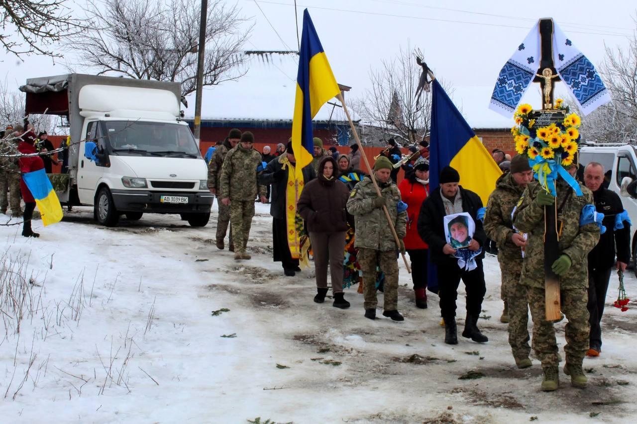 Іллінецька громада попрощалася із загиблим Захисником України