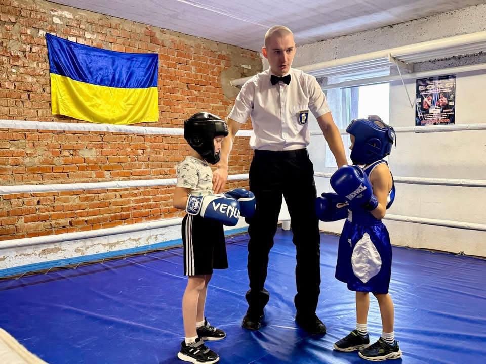 Боксери ДЮСШ «Десна» взяли участь у новорічному товариському турнірі