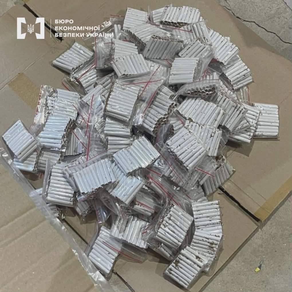 На Вінниччині судитимуть чоловіка за незаконний продаж понад 10 тисяч пачок цигарок