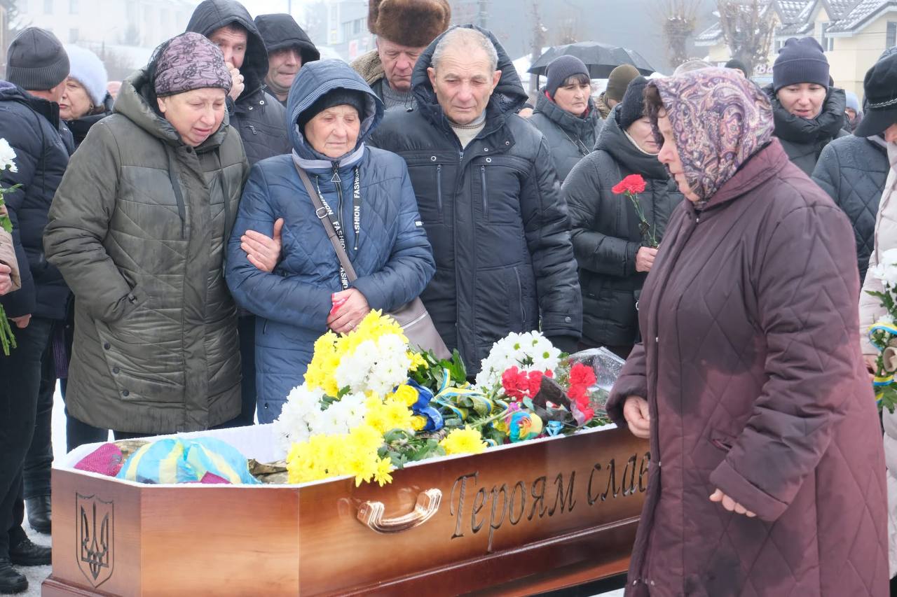 Липовецька громада попрощалася зі своїм Героєм