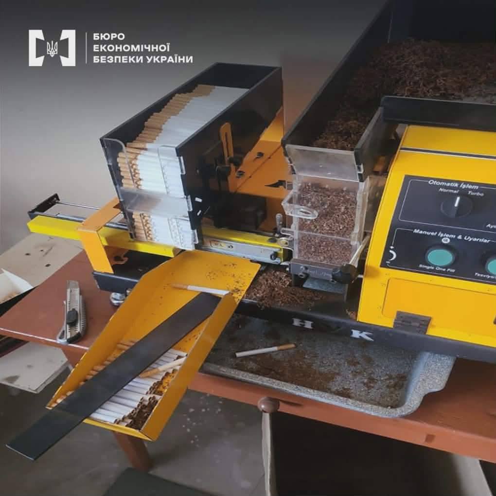 На Вінниччині суд засудив організовану групу за незаконне виробництво тютюну та алкоголю