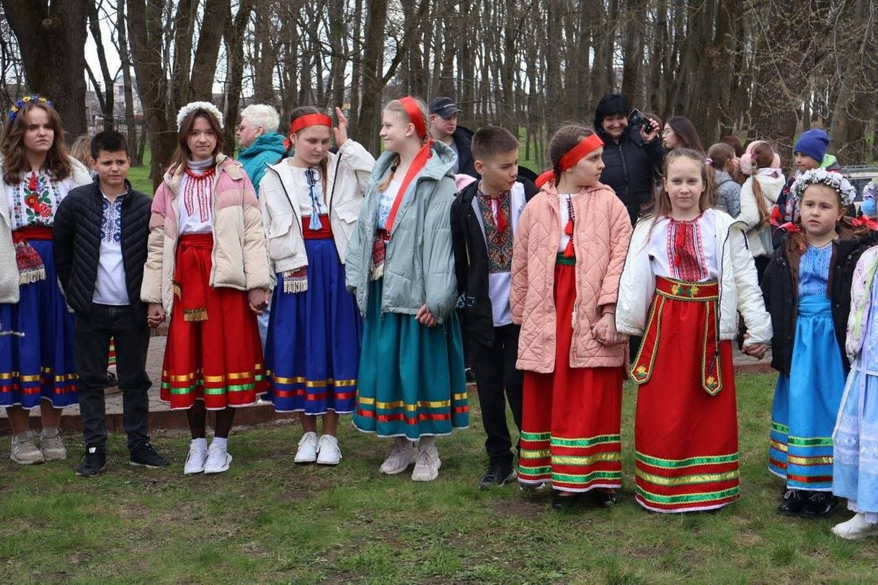 В Оратівській дитячій музичній школі провели етнографічне свято «Весняна вулиця»
