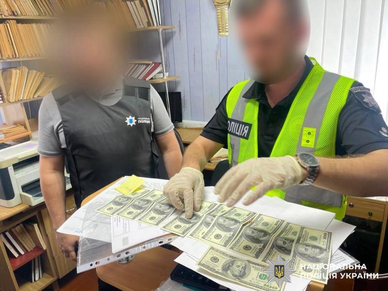 У Вінницькому районі викрито керівника БТІ: вимагав до 2 тисяч доларів хабаря